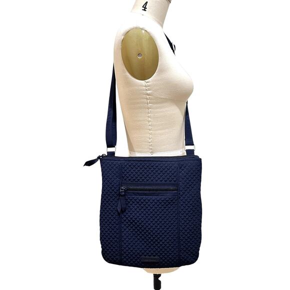 Vera Bradley Crossbody Bag Womens Medium Navy Quilted Microfiber Floral Lining - Picture 4 of 9